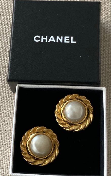 chanel parel oorbellen